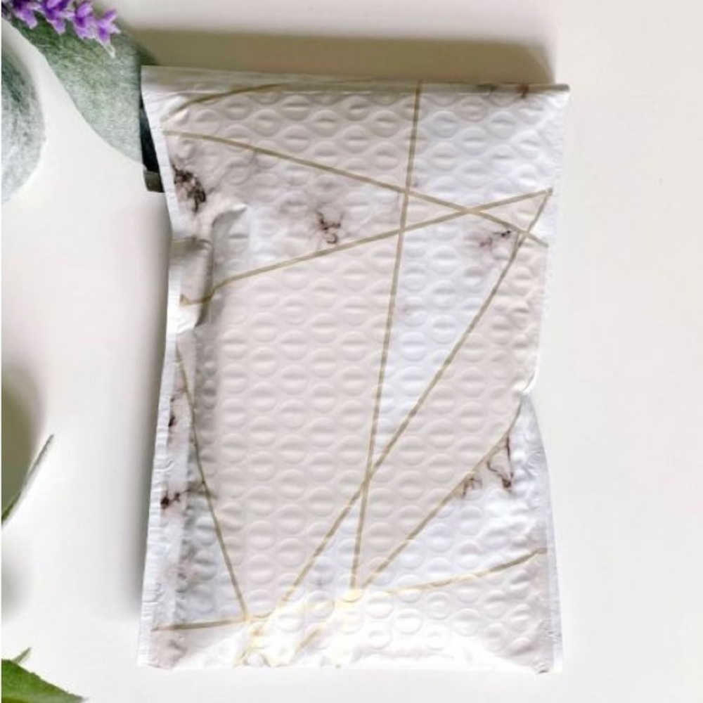 10 4X8 Marble Bubble Mailers Add-On Deal Must Buy $20 To Get These. - Picture 2 of 2